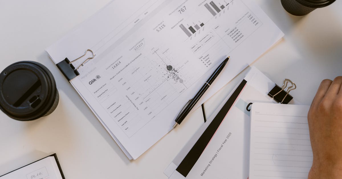 微信号批发市场:短信如何帮助企业建立和维护客户信任?