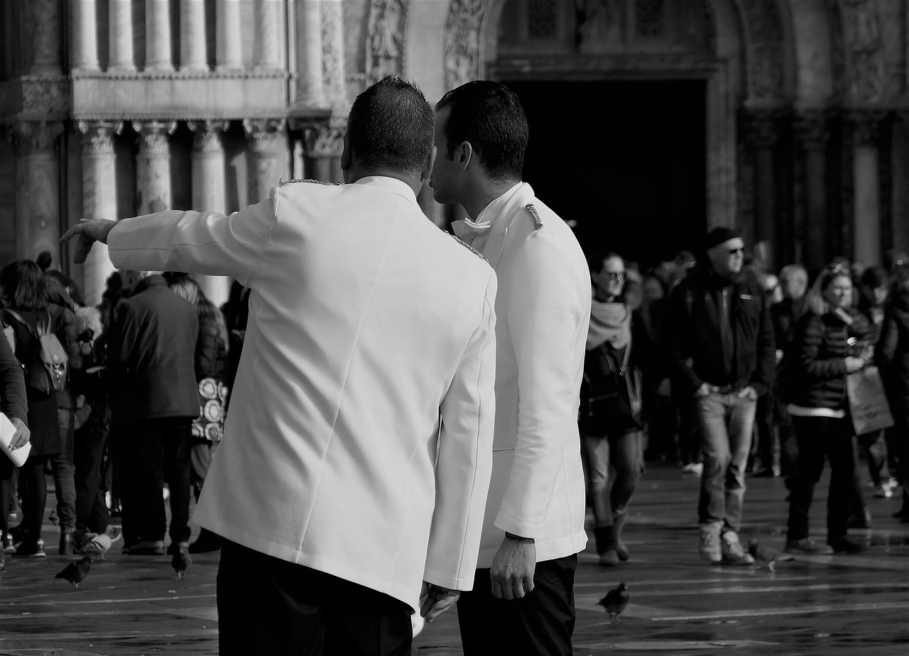 如何通过短信与客户保持更紧密的联系?