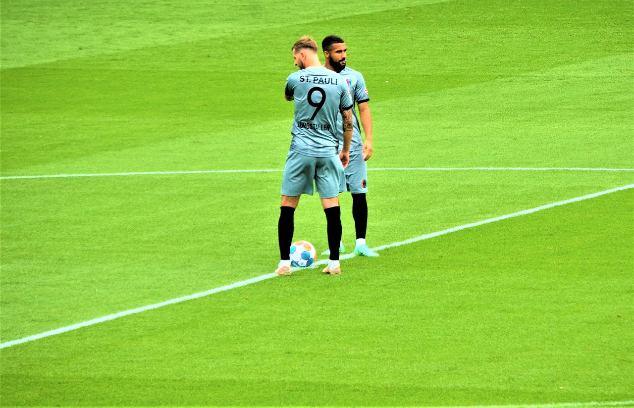 魔方云实名账号:短信在一线工人和蓝领领域的应用。